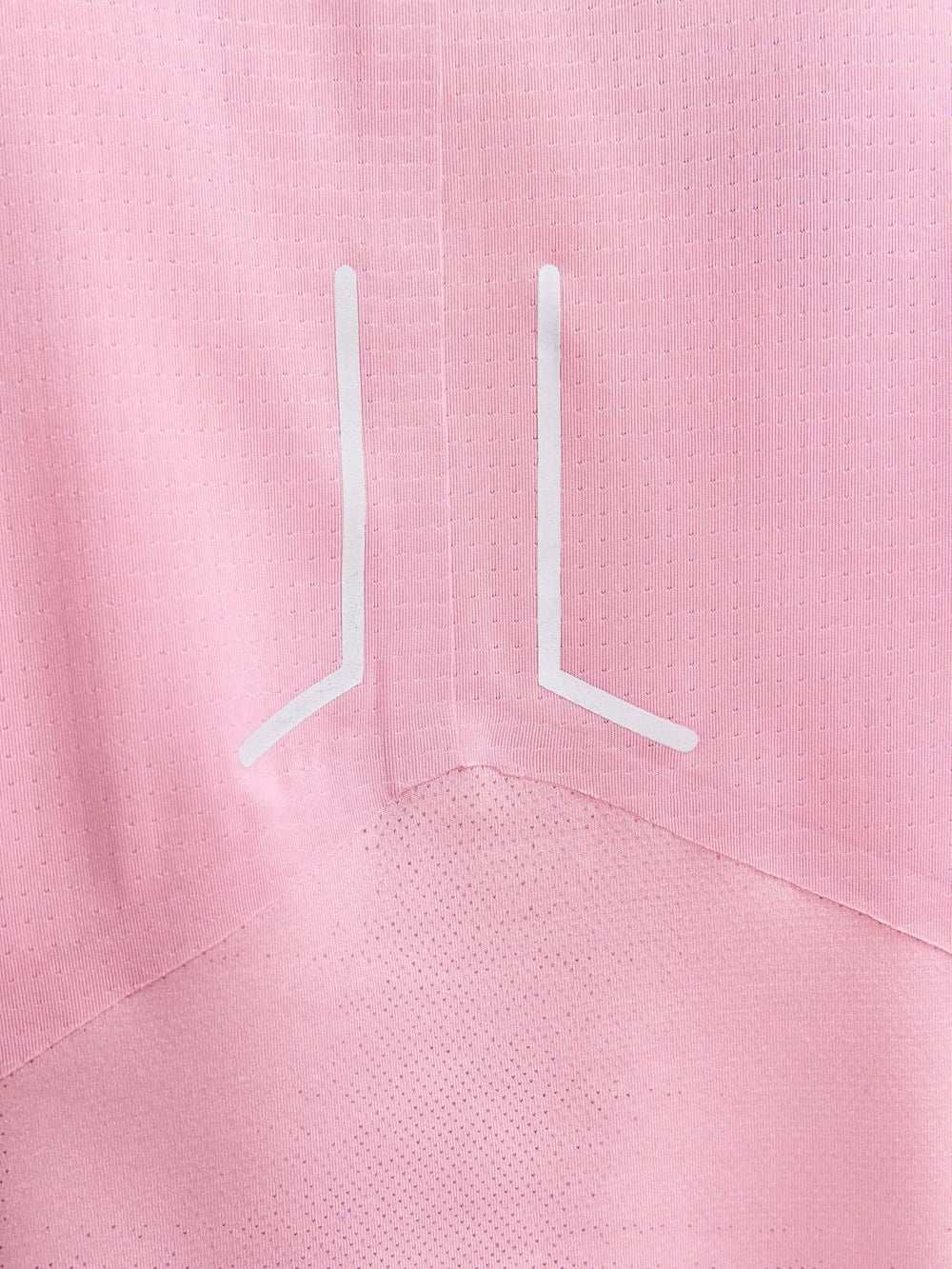 Lightweight cycling and workout tee with ventilation