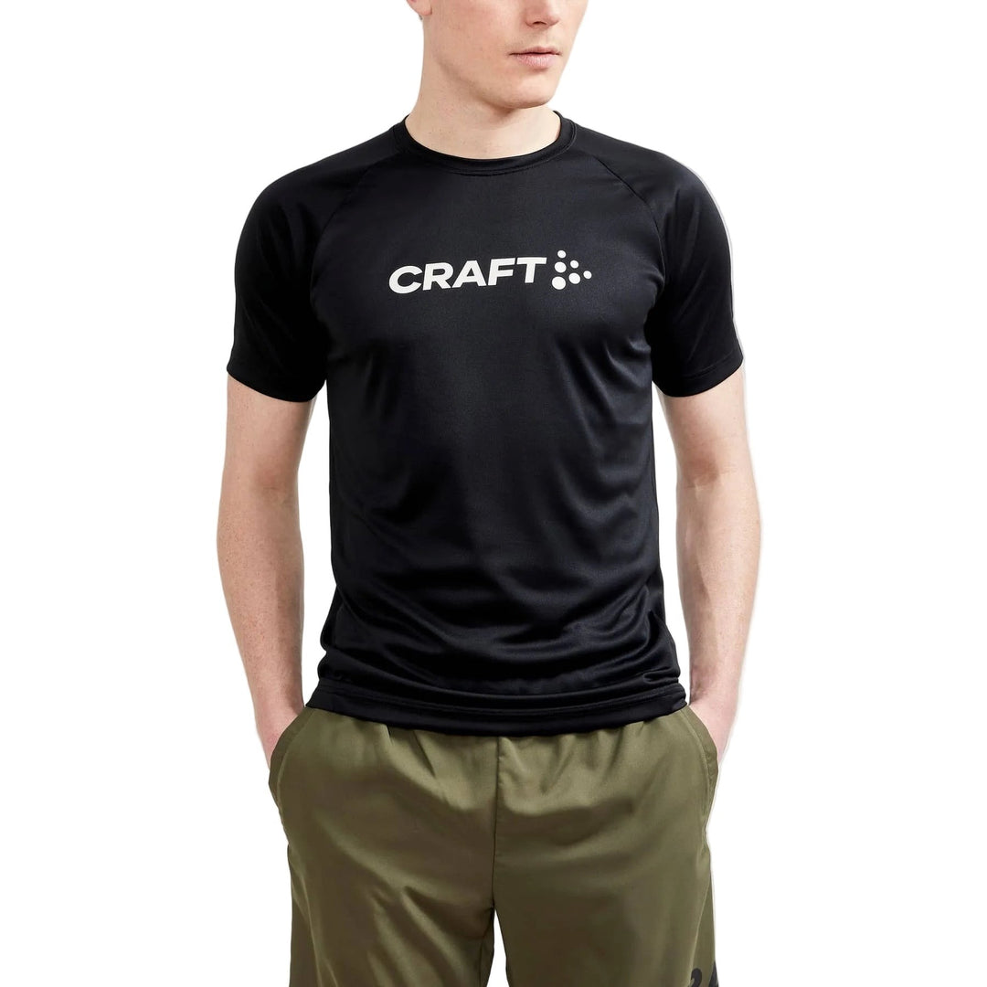 Close-up view of the Craft logo graphic on the Craft Core Unify Logo Tee Men&