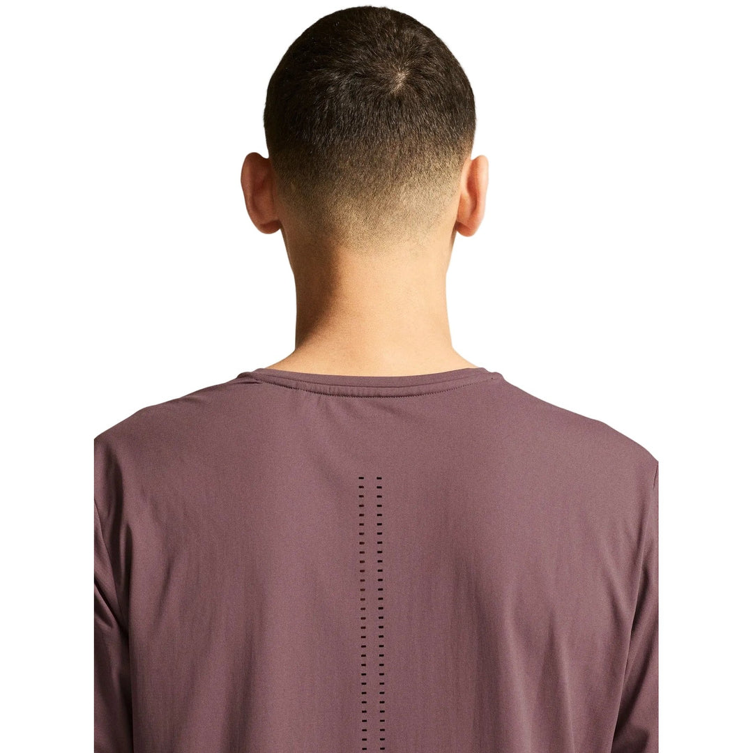 Close-up view of the lightweight breathable fabric on the Craft Hypervent Longsleeve Men&