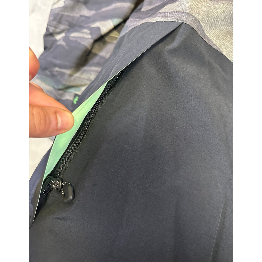 686 GORE-TEX Hydra Down Thermagraph Jacket