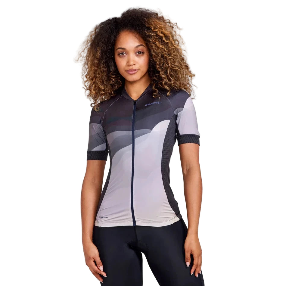 GREY CYCLNG JERSEY BY CRAFT SPORTSWEAR ON MODEL FRONT
