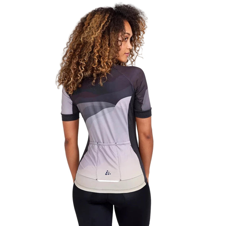 GREY CYCLNG JERSEY BY CRAFT SPORTSWEAR ON MODEL