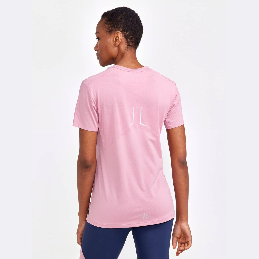 Lightweight cycling and workout tee with ventilation