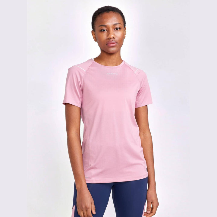 Lightweight cycling and workout tee with ventilation
