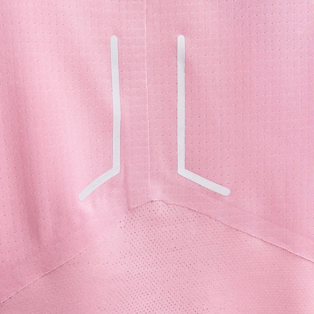 Lightweight cycling and workout tee with ventilation