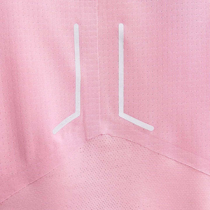Lightweight cycling and workout tee with ventilation