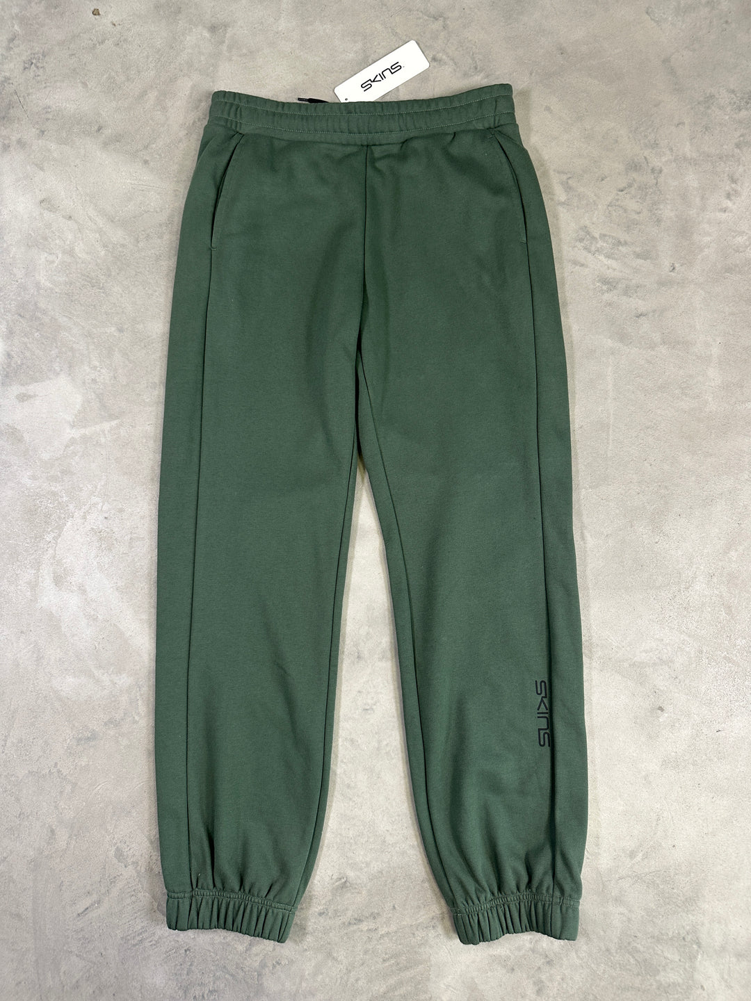 SKINS Series 3 women’s Active Trackpant – Dark Moss