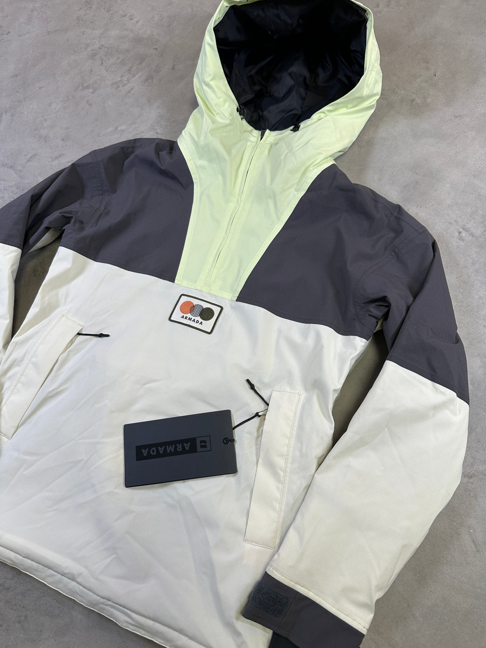 Armada Madaket 2L insulated ski and snowboard anorak with waterproof breathable construction. Grey Cream