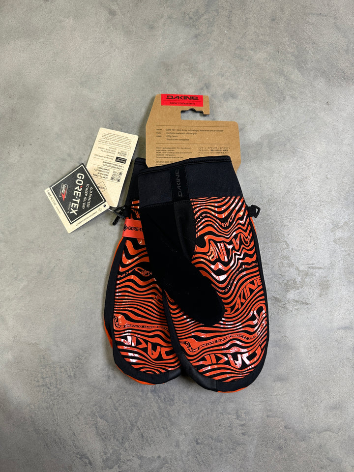 Dakine Impreza GORE-TEX Mitts Black Vintage Camo with waterproof GORE-TEX membrane, high-loft insulation, fleece lining, and leather palm. back