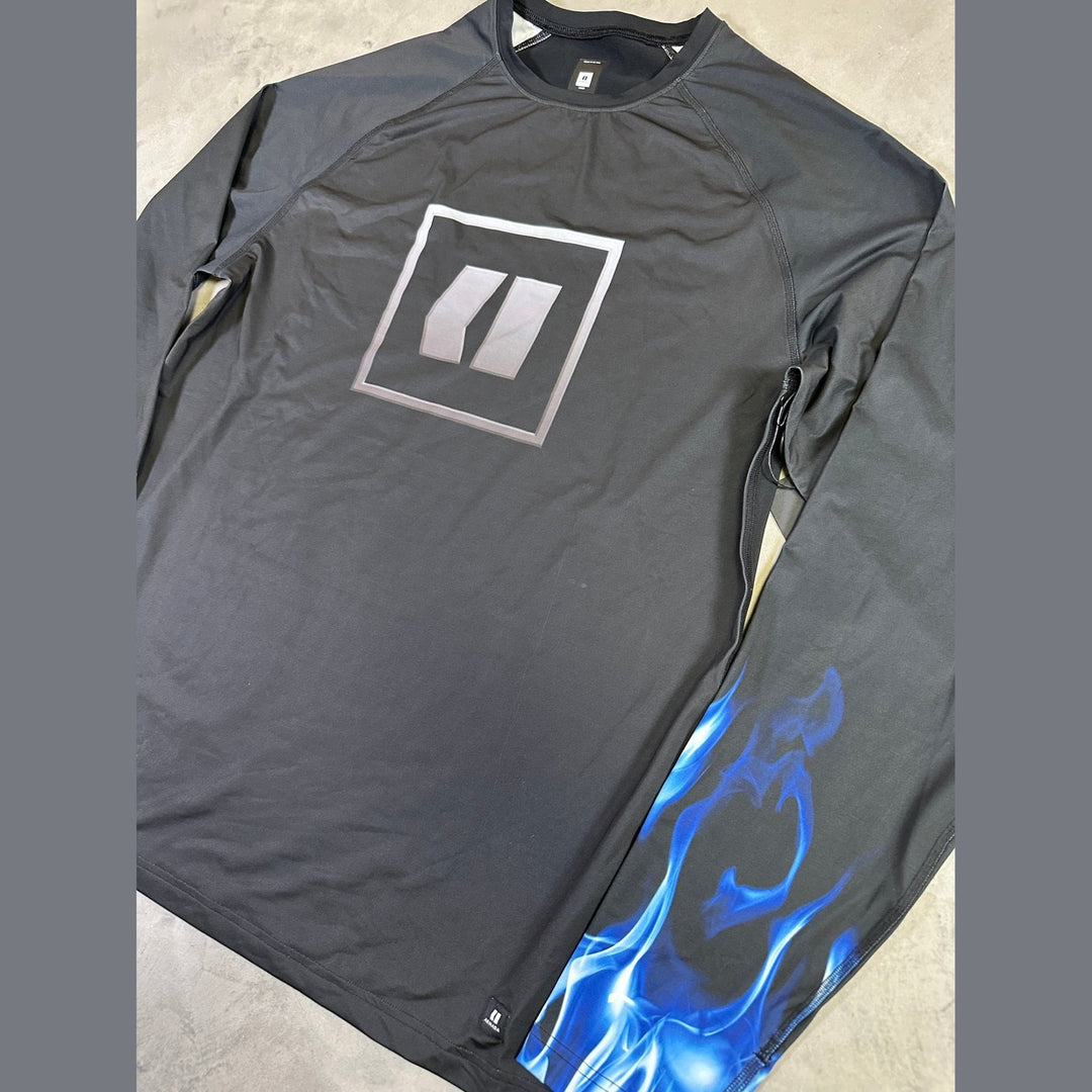 Armada Contra baselayer top - Cold Smoke - SAMPLE DROP