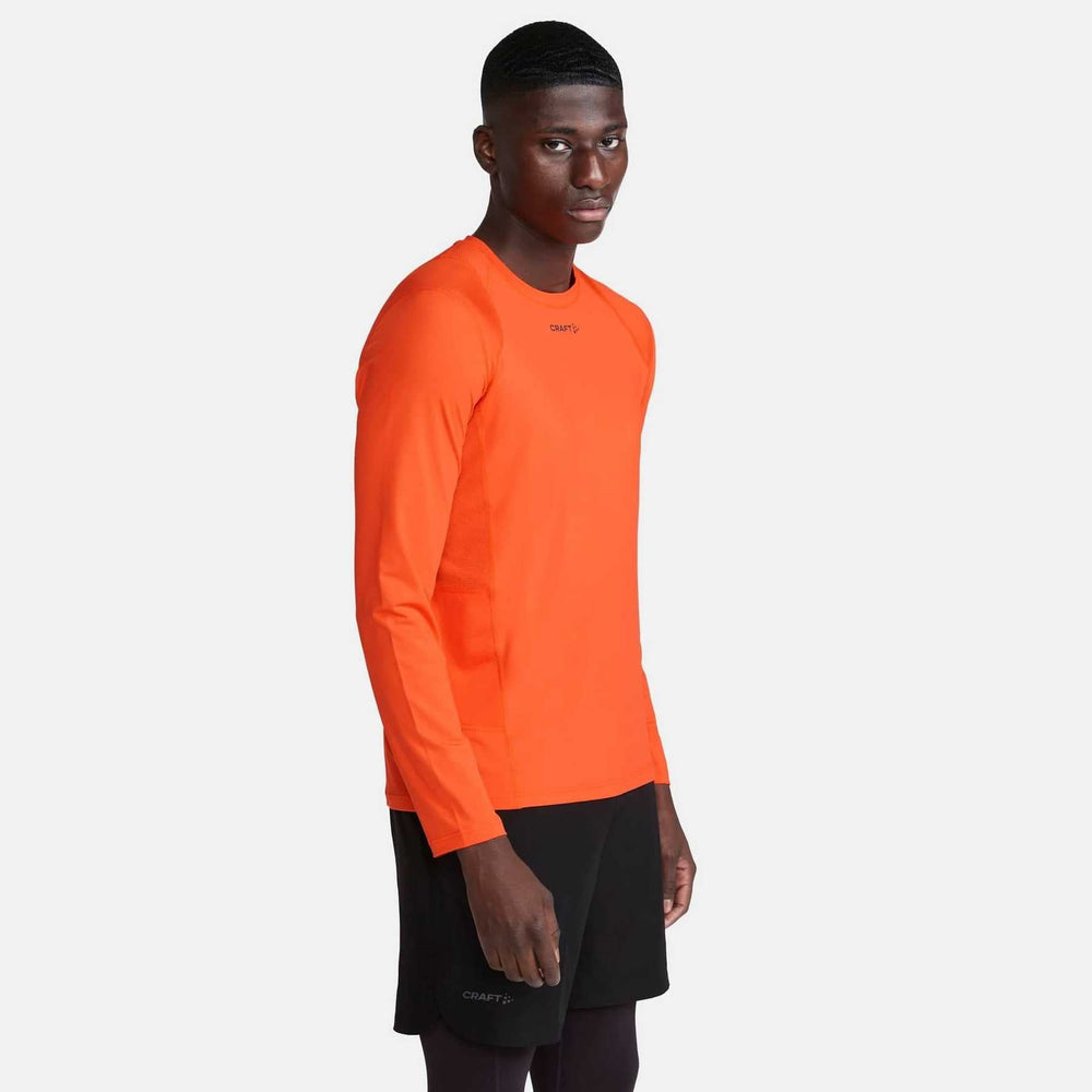 Craft ADV Essence SS Tee M - Vibrant - SAMPLE DROP