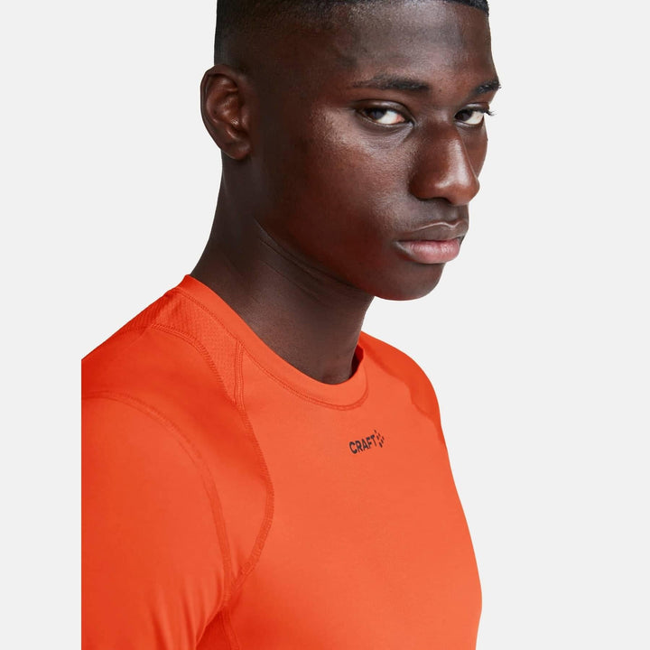 Craft ADV Essence SS Tee M - Vibrant - SAMPLE DROP