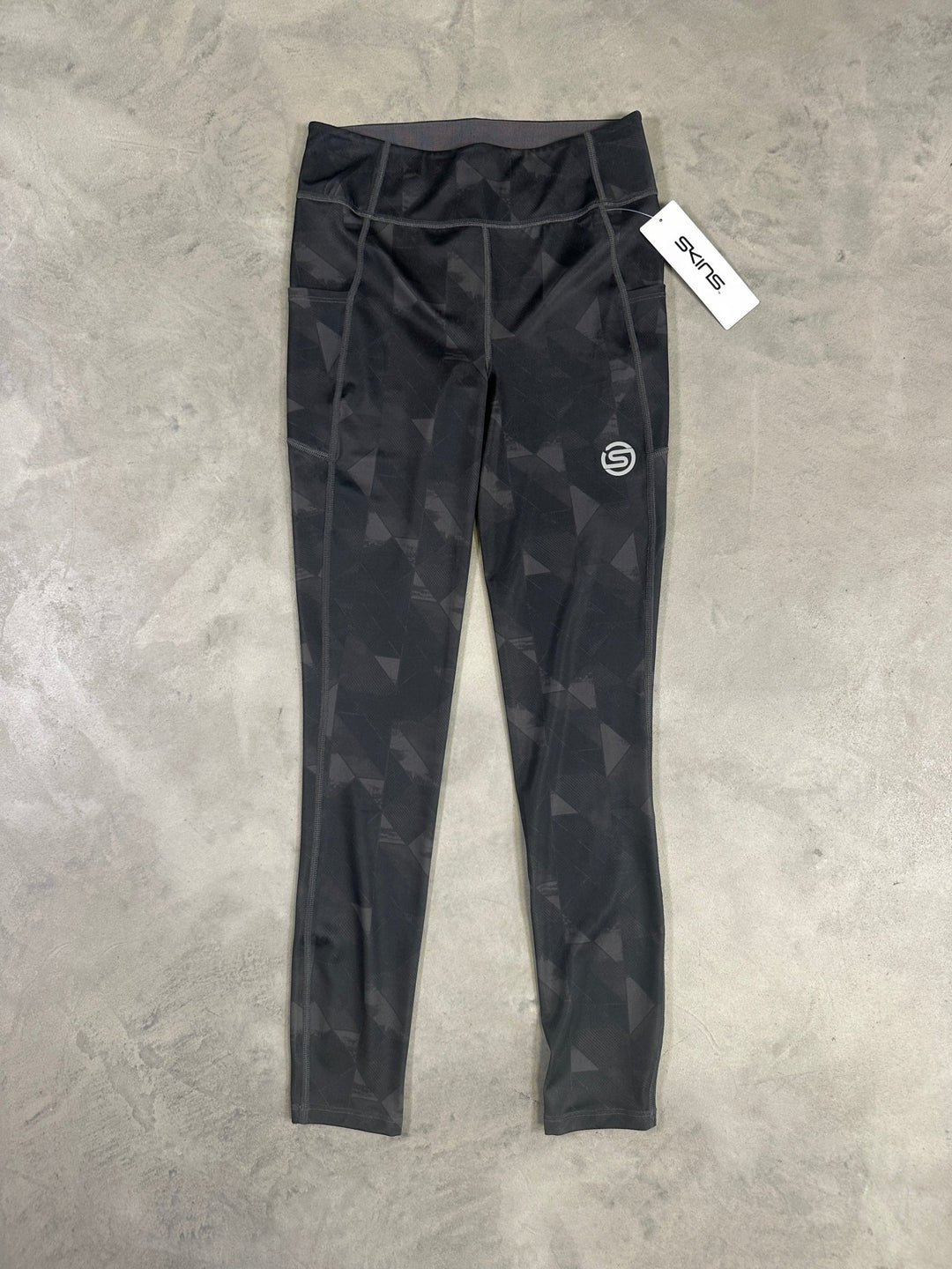 SKINS SERIES-3 Women’s Long Tights PKT 2.0 – Charcoal Geo - SAMPLE DROP