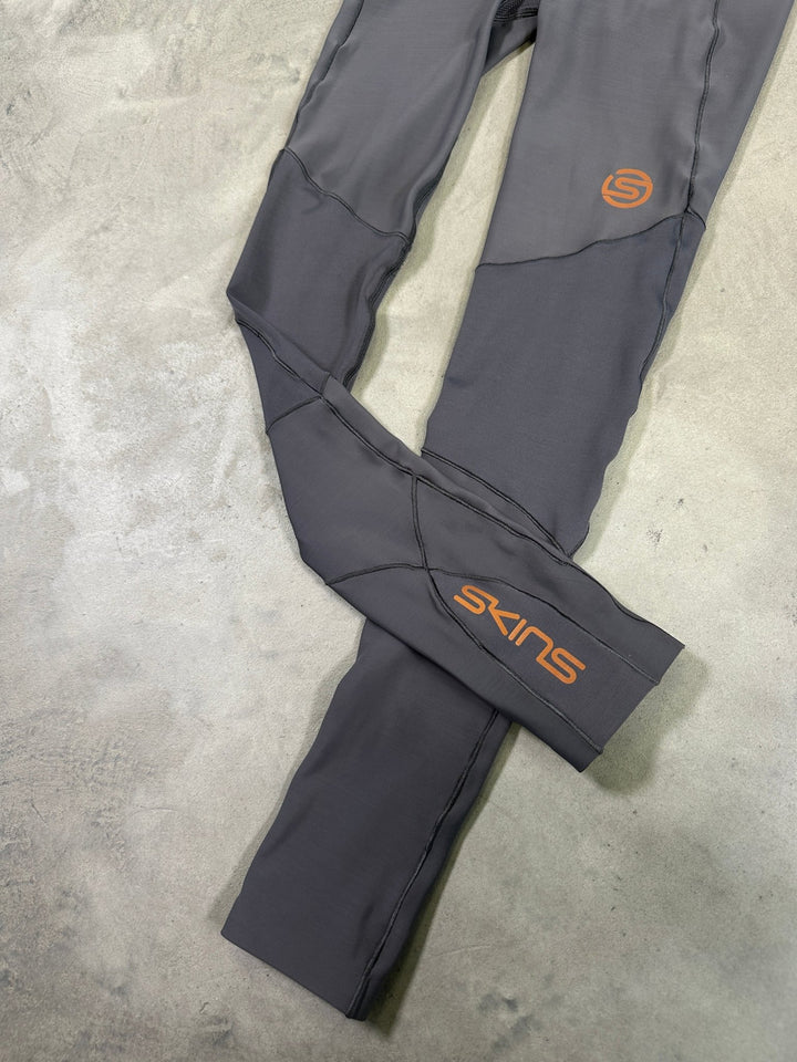 SKINS Series-5 Women’s Skyscraper Tights – Charcoal - SAMPLE DROP